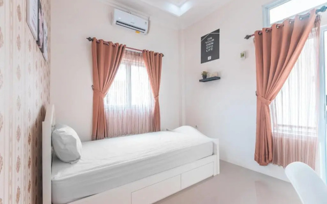 OYO Life 2658 Kost Rasyamada