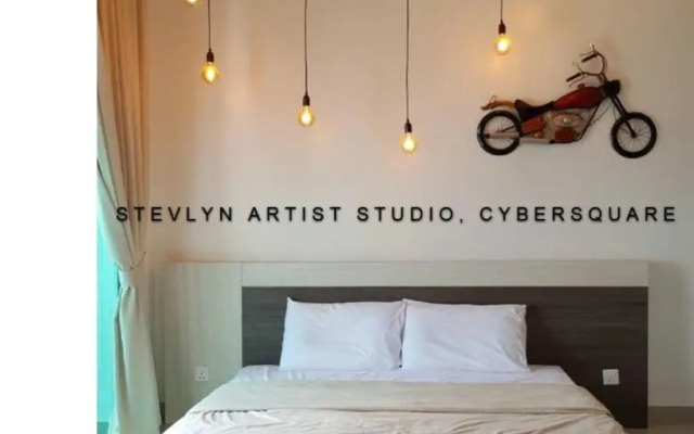 Stevlyn Artist Studio