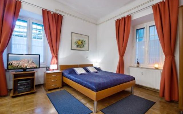 Tour As Central Apartments Nika