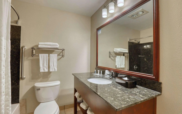Comfort Suites Appleton Airport