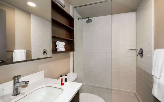 Microtel Inn & Suites by Wyndham Aurora