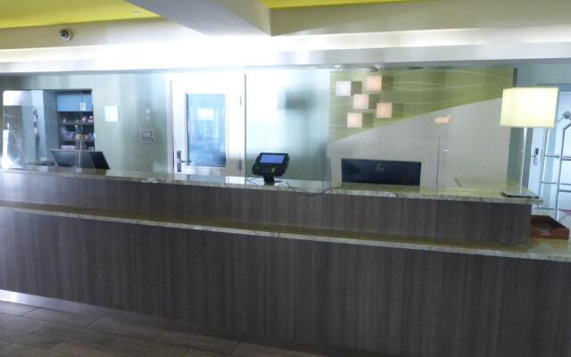 Red Roof Inn PLUS+ & Suites Tampa