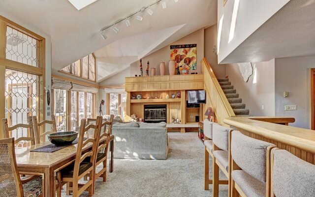 2725 Chateaux DMont by RedAwning