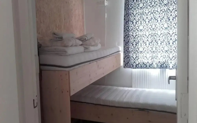 Nice Bungalow With a Sunny Garden