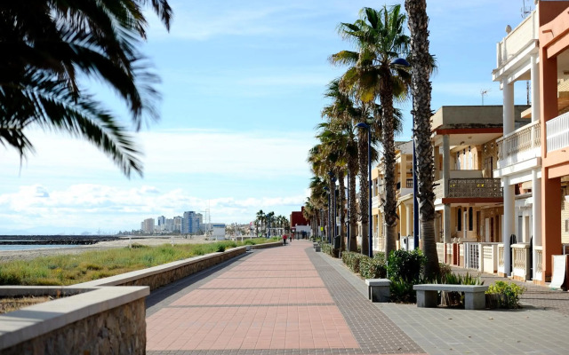 Apartamento Amplio. Vistas A La Playa
