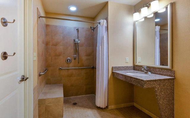 Holiday Inn Express & Suites Alpine Southeast by IHG