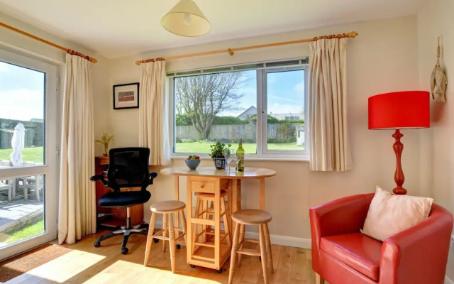 Luxurious,detached Holiday Home With Three Bathrooms and Parking