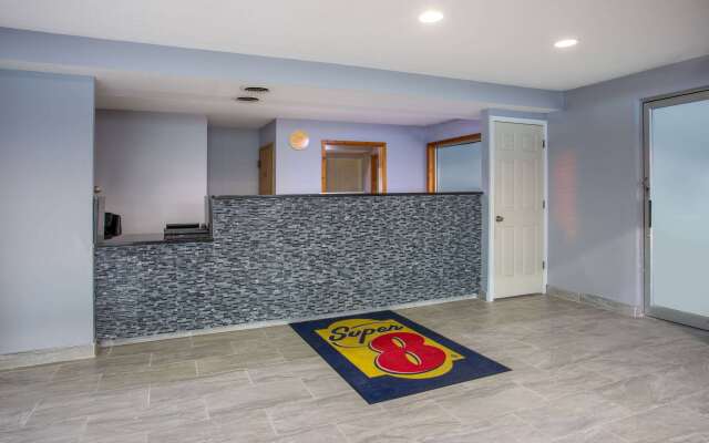 Super 8 by Wyndham Missouri Valley