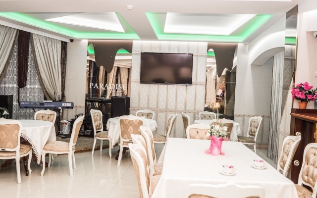 Paradise Hotel
