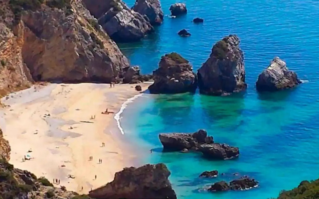 Oceanview Duplex shared Pool & Beach Sesimbra