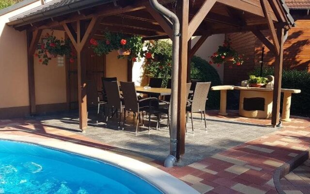 Villa Riccardo & Pool