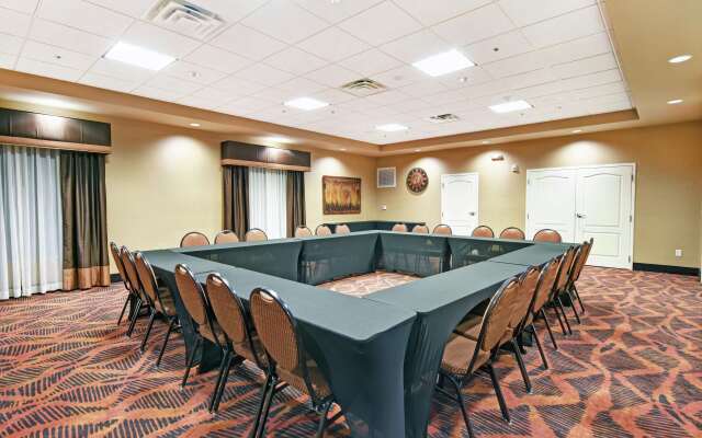 Hampton Inn & Suites Milwaukee/Franklin