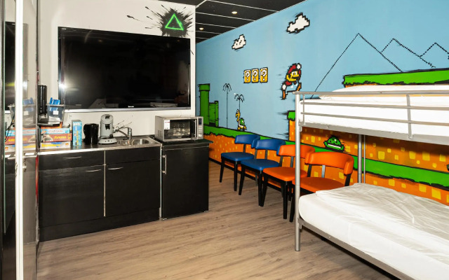 Amsterdam Teleport Hotel