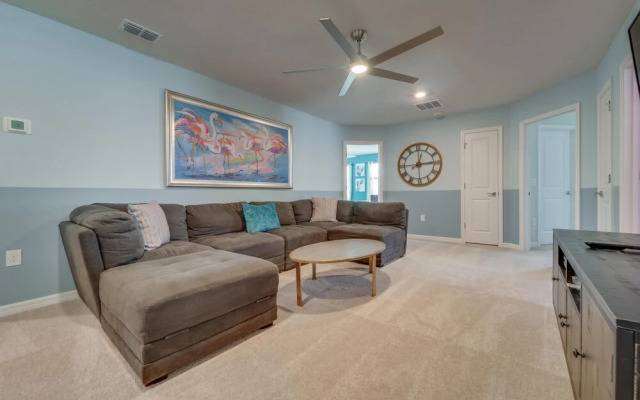 Equisite Windsor Island House