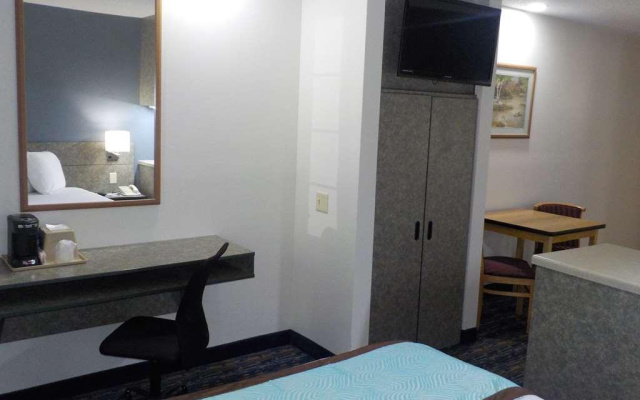 MJ Inn and Suites