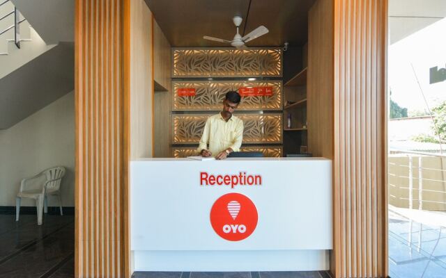 OYO Flagship 19307 Hotel Season Choice