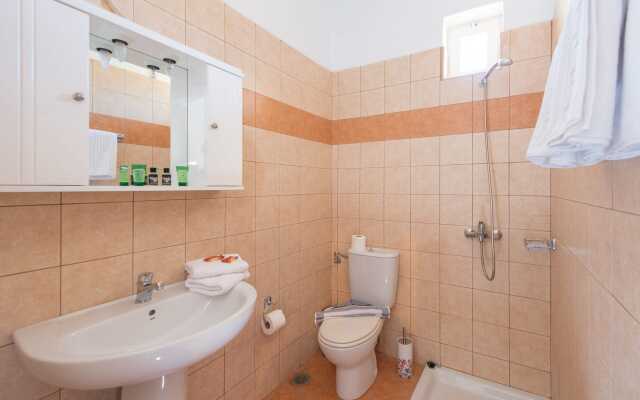 Almy Beach Hotel