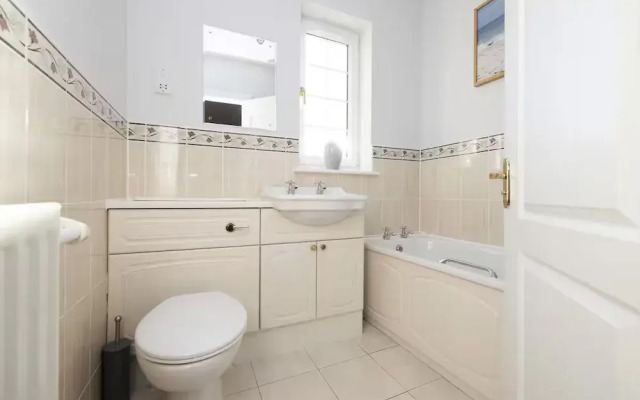 Modern Flat with Free Parking