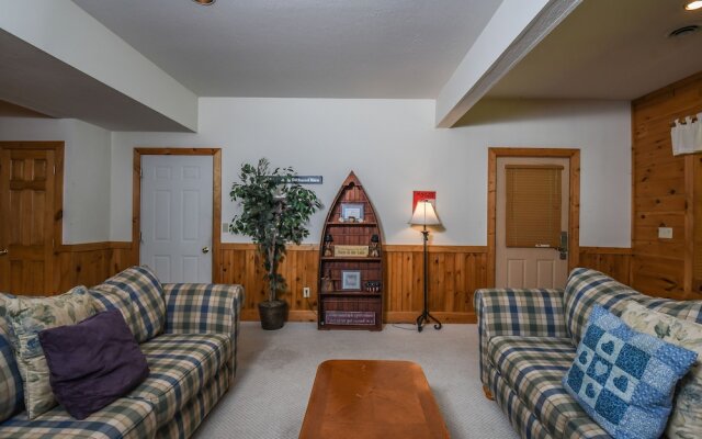 Rock Lodge Cabin 4 Bedroom House