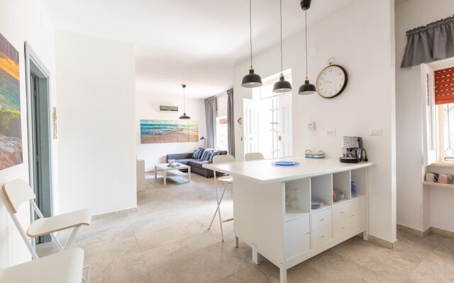 3553 Villa Cirenaica by Barbarhouse