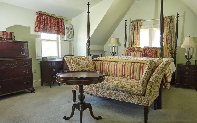 Victoria's Historic Inn
