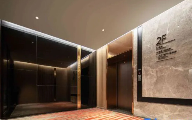 The GiorgioMorandi Hotels (Huangting Road Boya Jun)