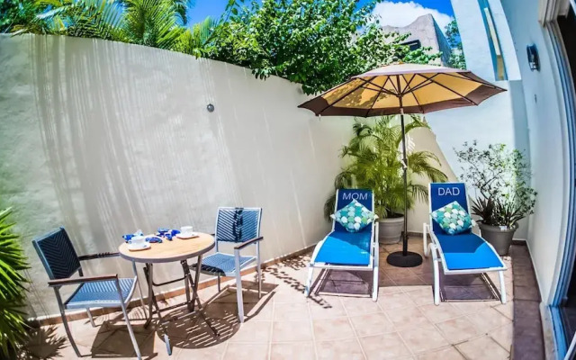 Romanina 1 Condo in the Heart of Playa del Carmen by Redawning