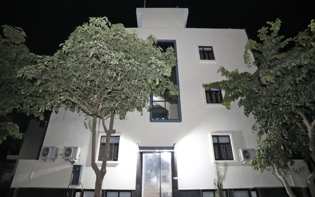 OYO 10581 Platinum Residency