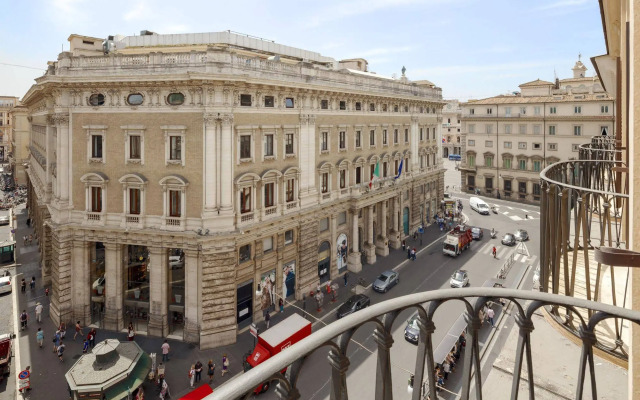 Home Town at Spanish Steps