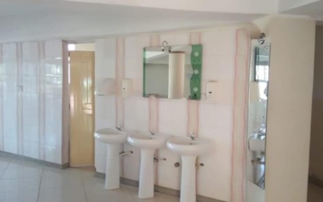Owoods Annex Hotel
