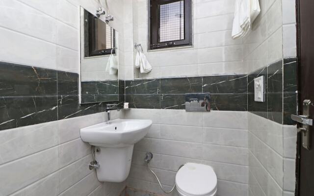 OYO 12143 Hotel SKD