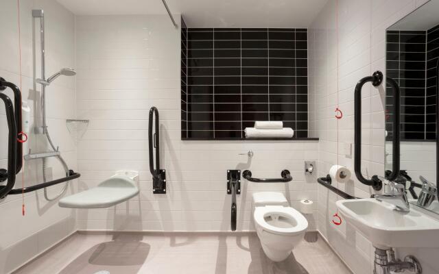 Holiday Inn Express Dunstable by IHG