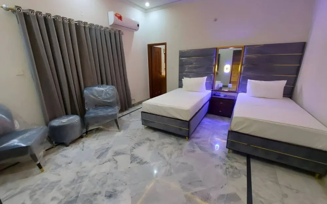Red Fort Hotel Gulberg