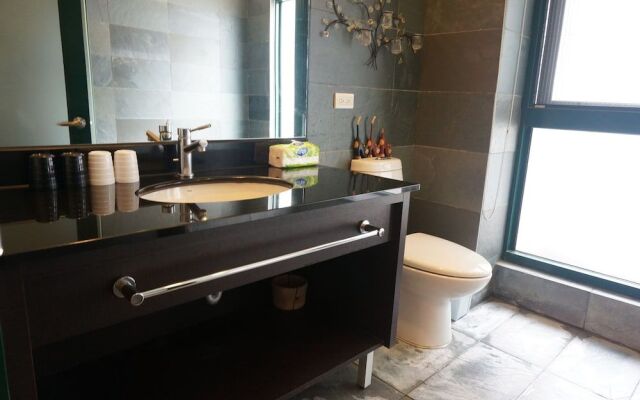 Emma Dora Hotspring B&B-JiaoXi