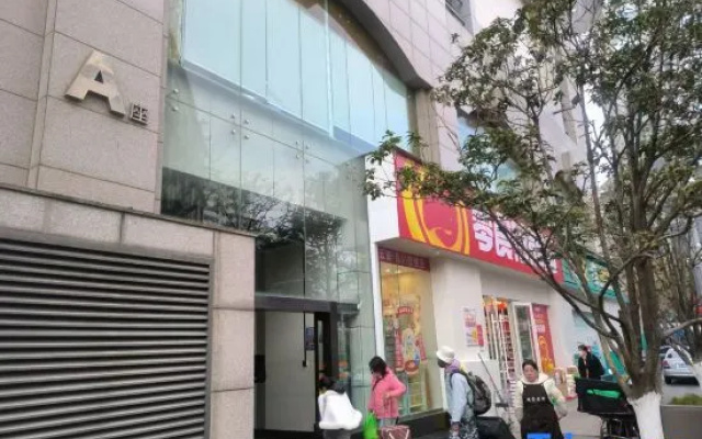 Tenho Hotel – People – Kunming