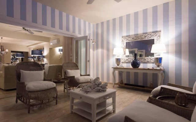 7 Bedrooms Luxury Colonial Villa Complete New 2017