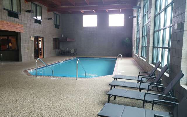 Coon Rapids North Metro Hotel to Norwood Inn & Suites