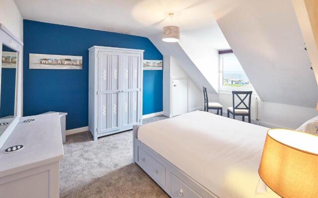 Host Stay The Whitby Pearl