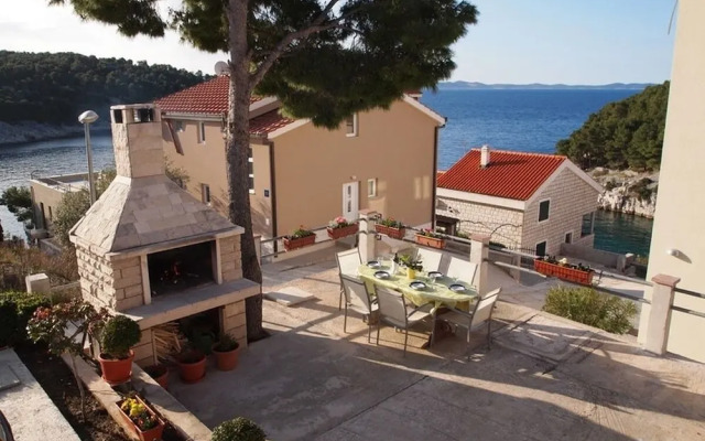 Franco - Secluded Paradise - A3 Franceska