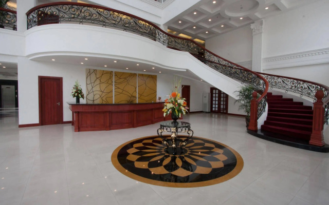 Lewis Grand Hotel