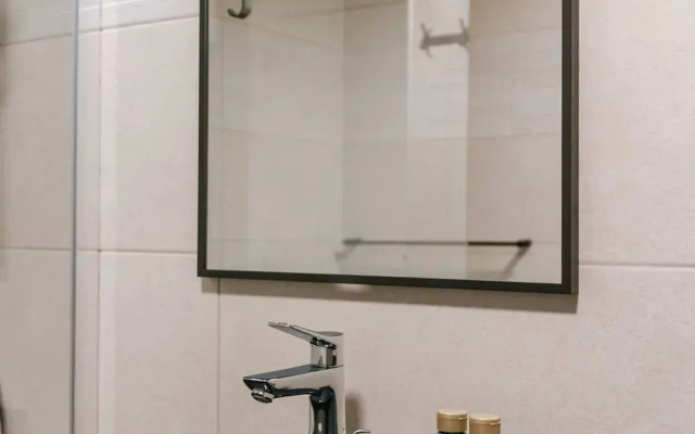 Cozy Ground-floor Apartment With Spacious Terrace