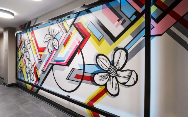 Commonwealth Park Suites Hotel