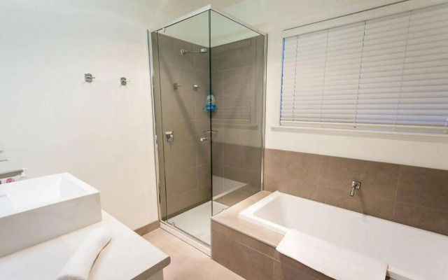 Point Lonsdale Holiday Apartments - Adults only