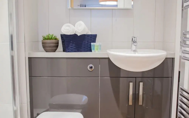 Henge House - Bluestone Apartment