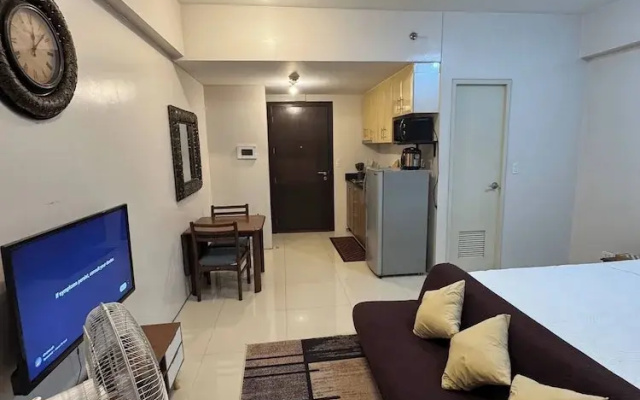 Newport Stay Walk to Naia T3
