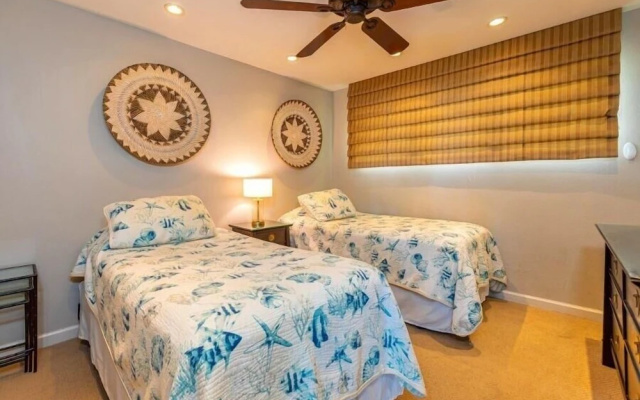 Royal Mauian, #114 2 Bedroom Condo by RedAwning