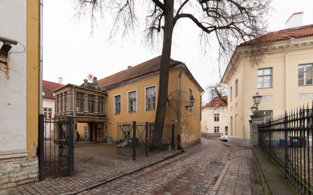 Tallinn City Apartments - Town Hall Square