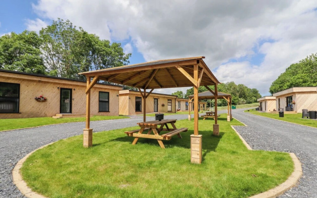 Valley Lodge 4 - North Wales Eco Lodges