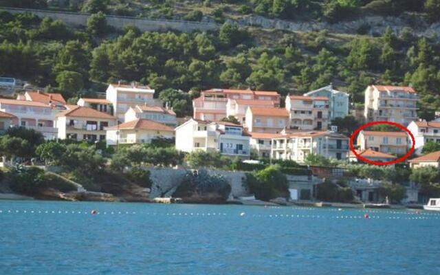 Vin - 40 m from sea - A3 (2+2)