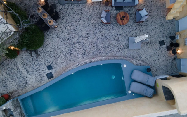 Nido House in Santorini